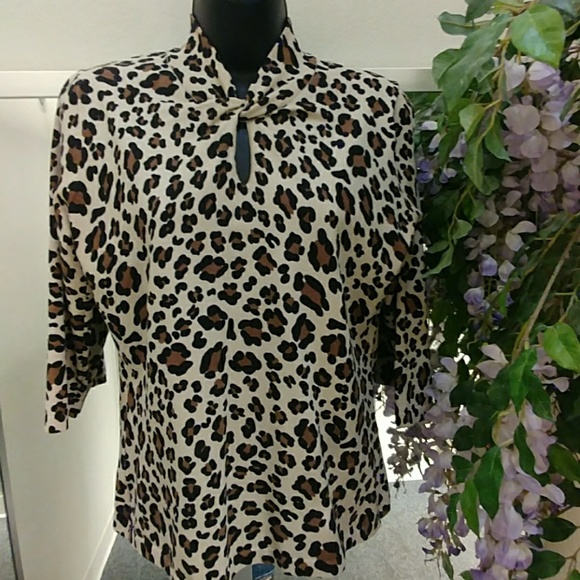August Silk Keyhole Neck Sweater - Picture 1 of 8